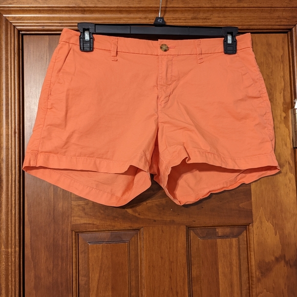 Old Navy Mid-Rise Coral Everyday Shorts - Picture 1 of 2